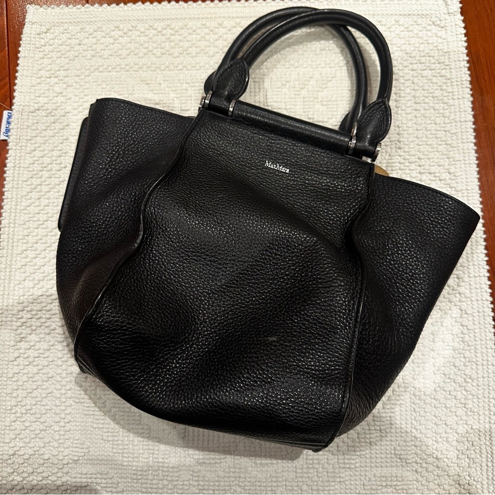MaxMara Elegant Black Tote